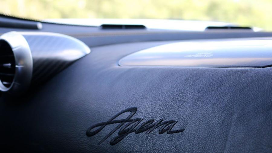 Детали интерьера Koenigsegg Agera N (7084) 2015 года  (UK) (фото 3 из 28)